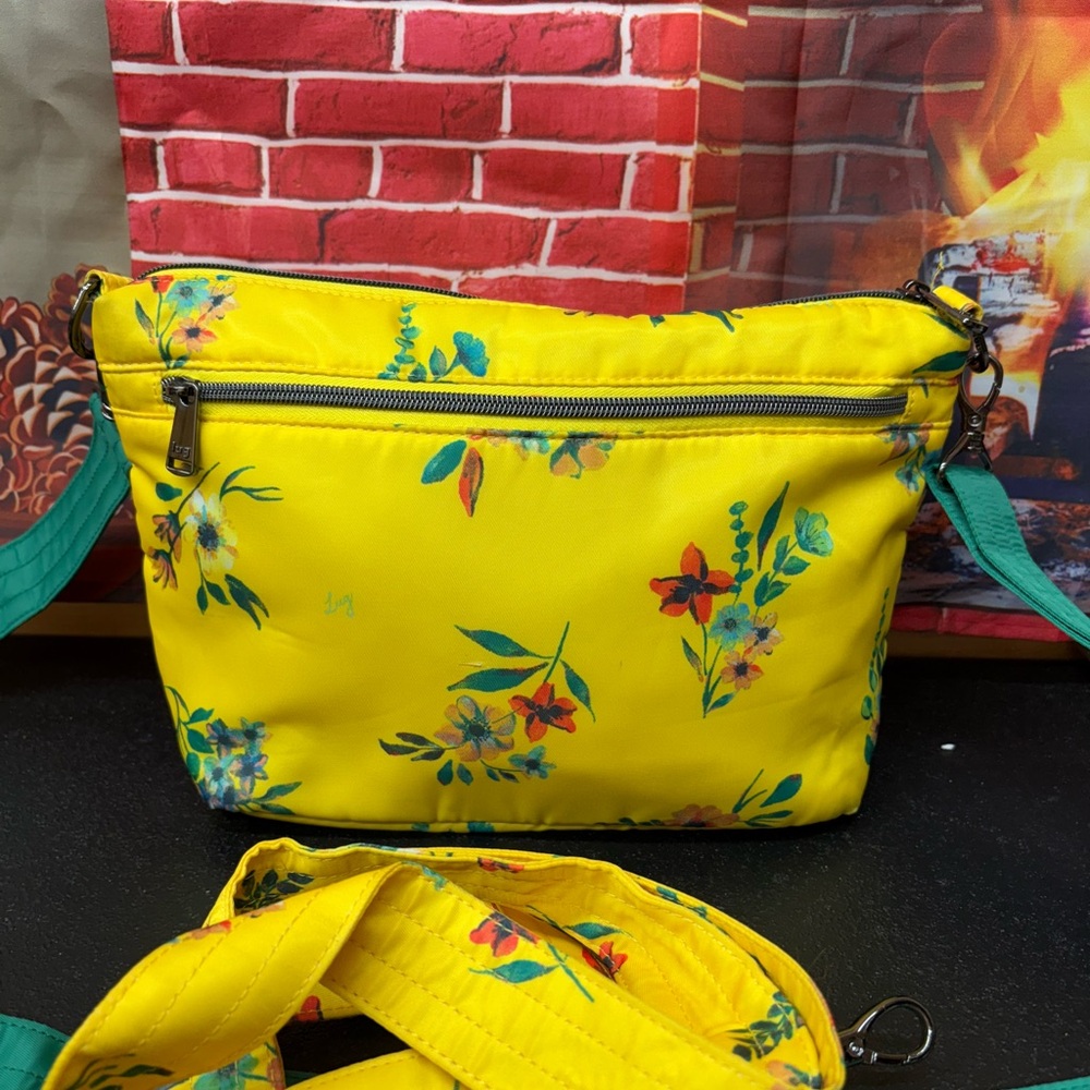 Lug flare crossbody bag